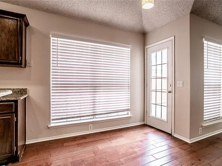 206 Meredith Ct — Photo 11