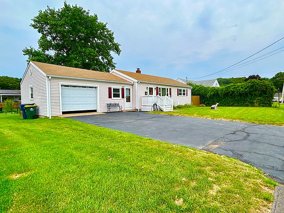 2nd image of 13 Hemlock Drive