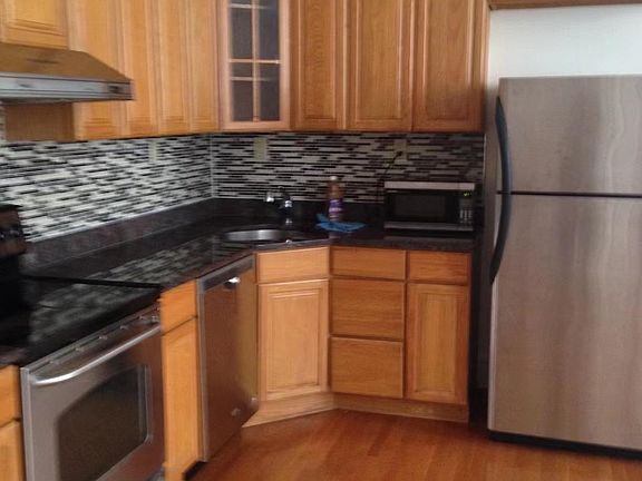 2nd image of 926 Race St #7C