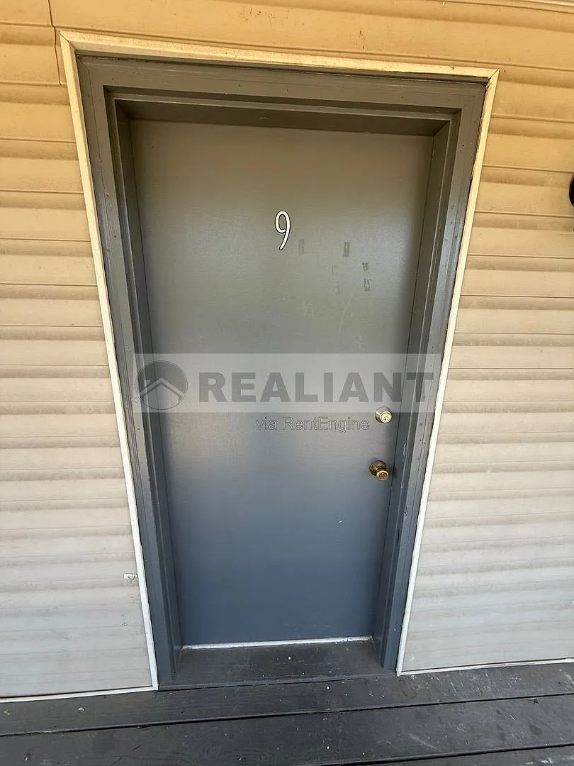 1 bed, 1.0 bath, 550 sqft, $850 — Photo 2