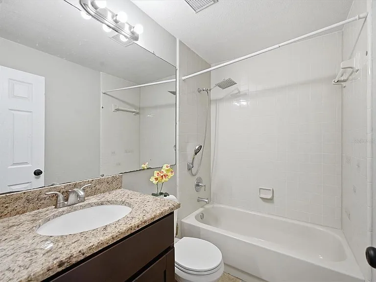 7615 Lemon Wood Ct — Photo 32