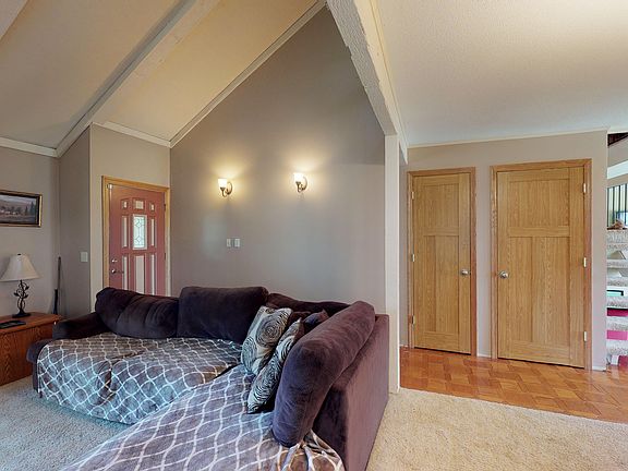 3rd image of 5300 Arlington Cir