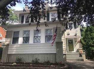 1011 S Grand Ave W, Springfield, IL 62704