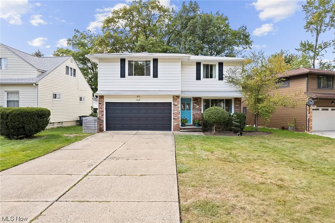 24129 Edgehill Dr photo 1