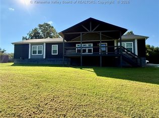 644 Pleasant Valley Rd, Given, WV 25245