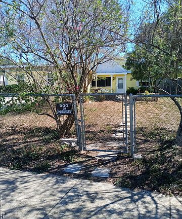 2nd image of 114 Moon Valley Dr