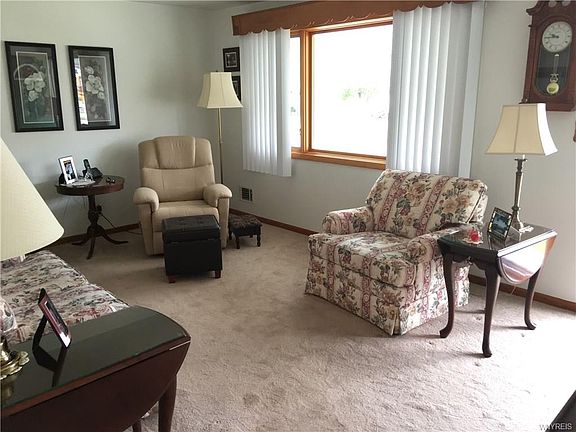 2nd image of 103 E Melcourt Dr