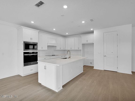 5th image of 3130 MERIDIAN Way