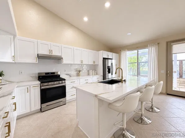 1992 Ridge Way Gln, Escondido, CA 92029