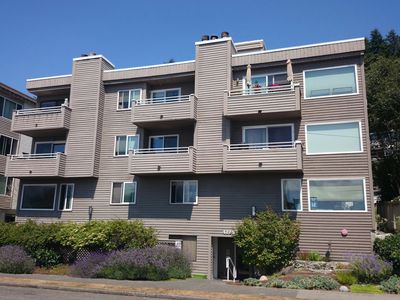 4226 Beach Dr SW APT 102, Seattle, WA, 98116