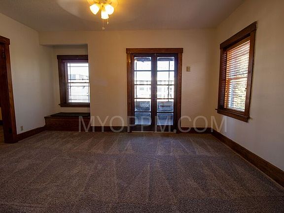 4th image of 911 Forest Ave APT 4