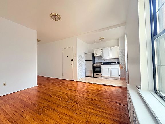 3rd image of 668 4th Ave APT 4