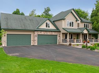 38052 Fieldstone Dr, North Branch, MN 55056