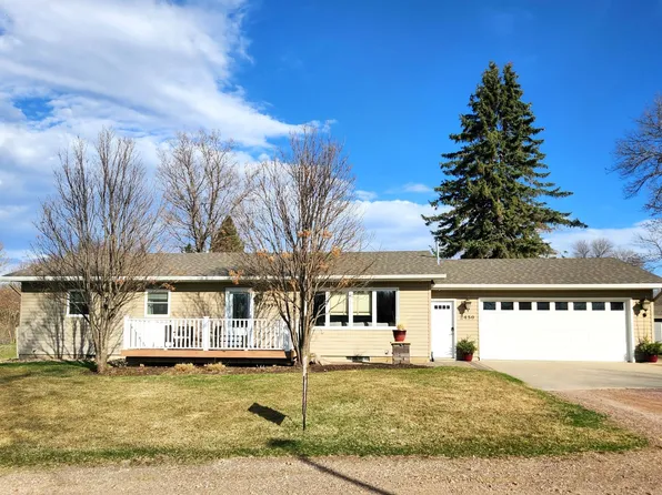 2450 Valley Ln, Windom, MN 56101