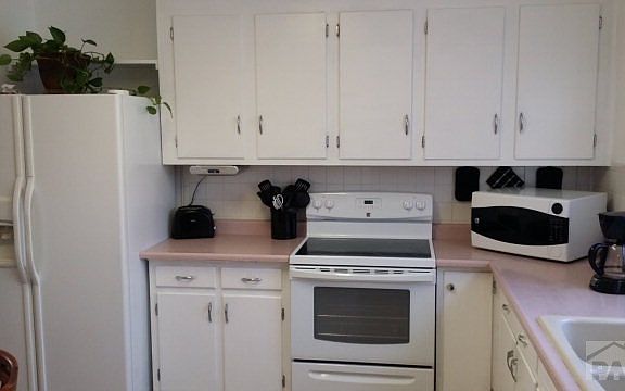 3rd image of 1221 Mass St