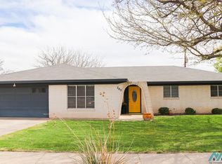 705 Canoncito Dr, Roswell, NM 88201