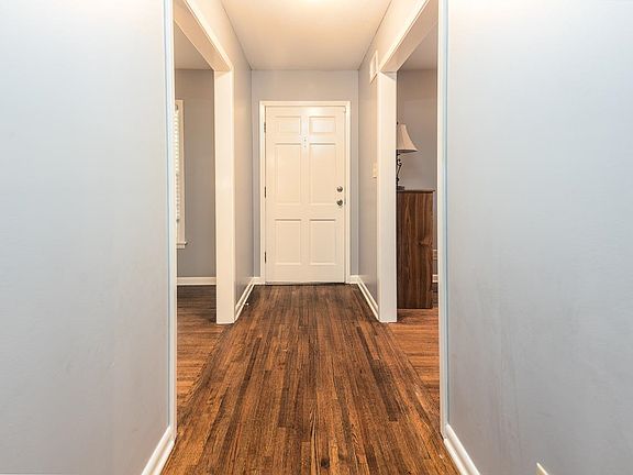 3rd image of 1776 E Bryn Mawr Cir