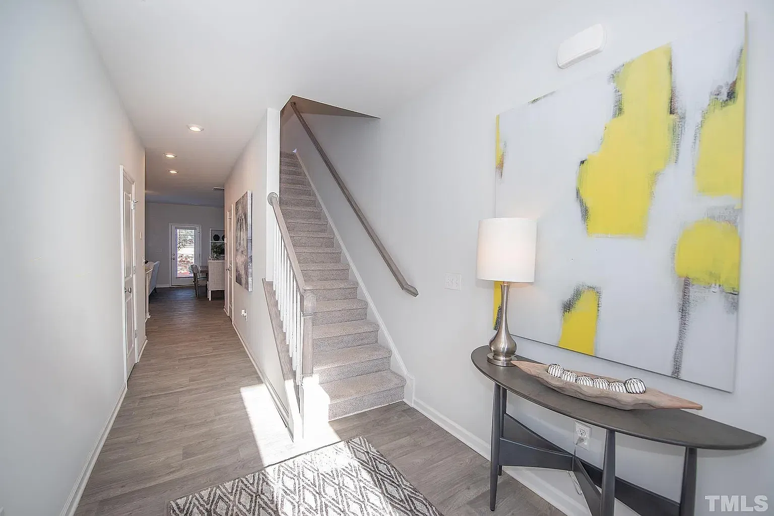 3 bed, 2.5 bath, 1656 sqft, $1,800 — Photo 1