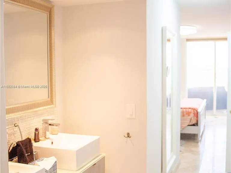 6301 Collins Ave #807 — Photo 21