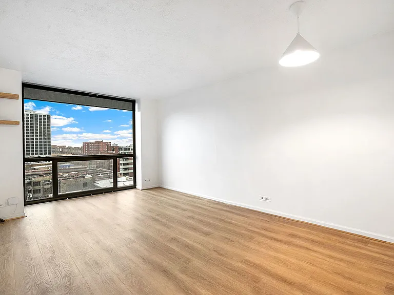 4343 N Clarendon Ave #911 — Photo 9