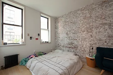 Rented by R New York