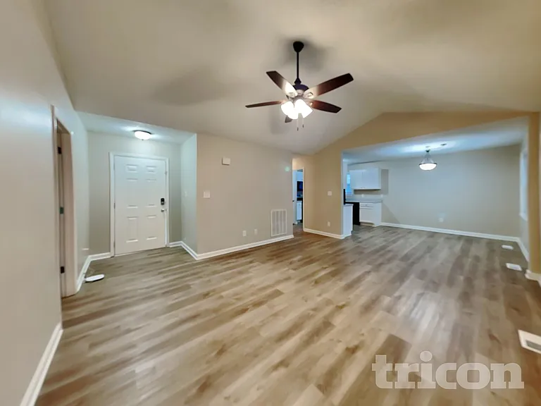 153 Cambridge Elm Dr — Photo 4