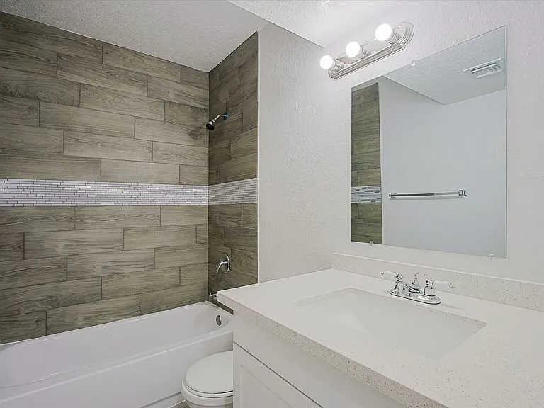 3219 E Earll Dr — Photo 12