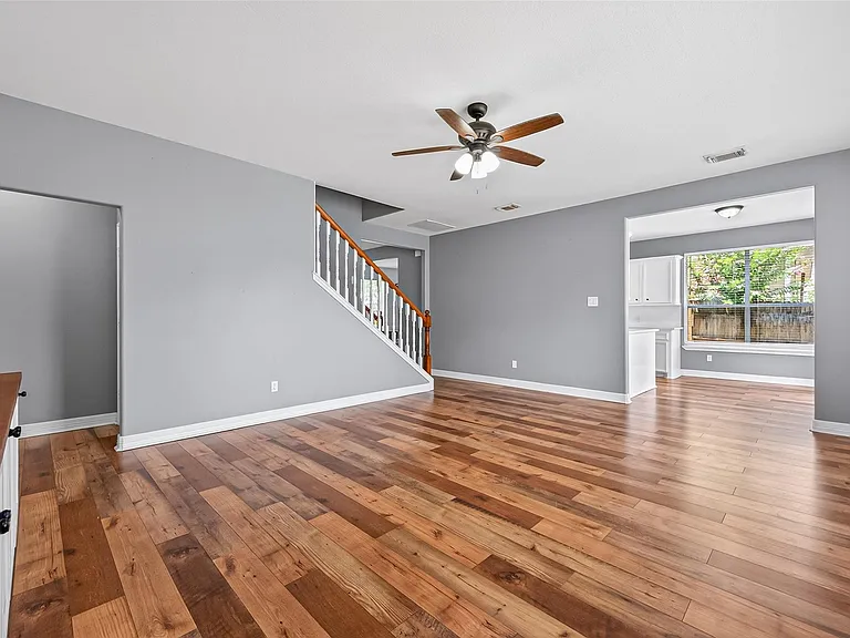 232 Doncaster St — Photo 20