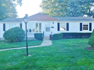 149 Wellspring Dr, Cranston, RI 02920