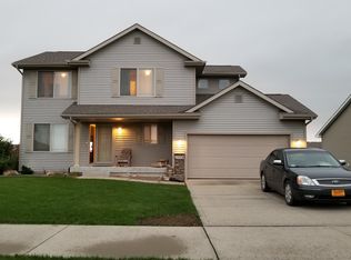 2912 SE Keystone Dr, Grimes, IA 50111