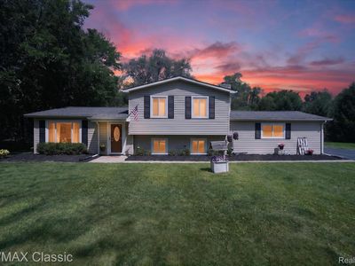 268 Peninsula Lake Dr, Highland, MI, 48357