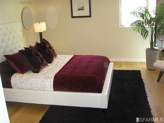 3rd image of 827 Corbett Ave #302-301
