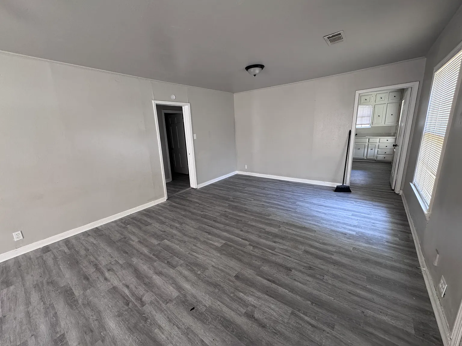 3 bed, 1380 sqft, $1,600 — Photo 3