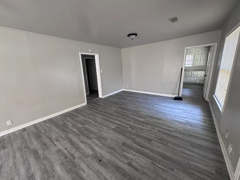 1220 Trinidad St — Photo 3
