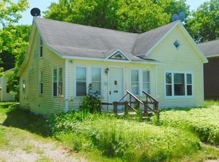 318 N C St, Cheboygan, MI 49721