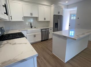5148-50 Chateau Dr, San Diego, CA 92117