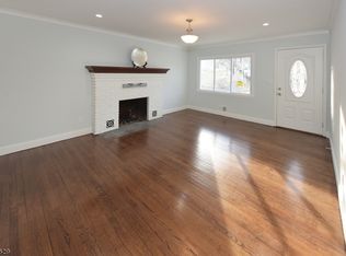 32 Dacotah Ave, Oakland, NJ 07436