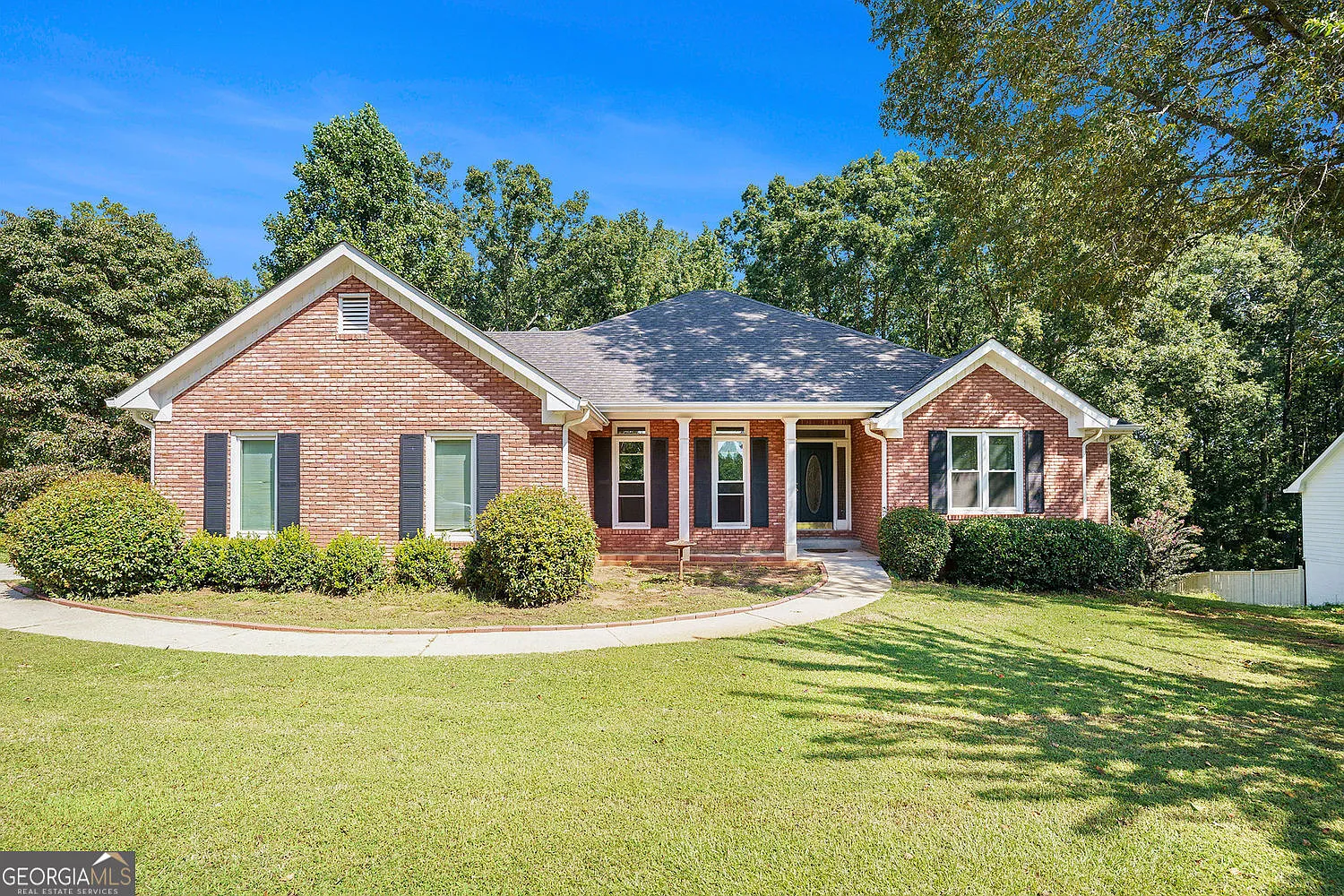 1020 Thornwood Cir photo 1
