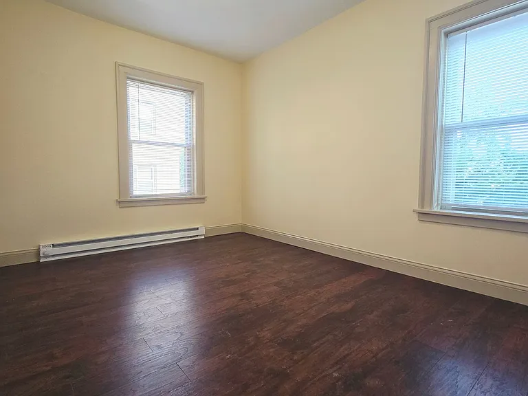 1416 E State St Apartments — Photo 9