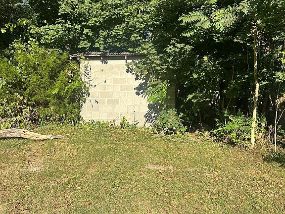 5th image of 320 Locust Run Rd