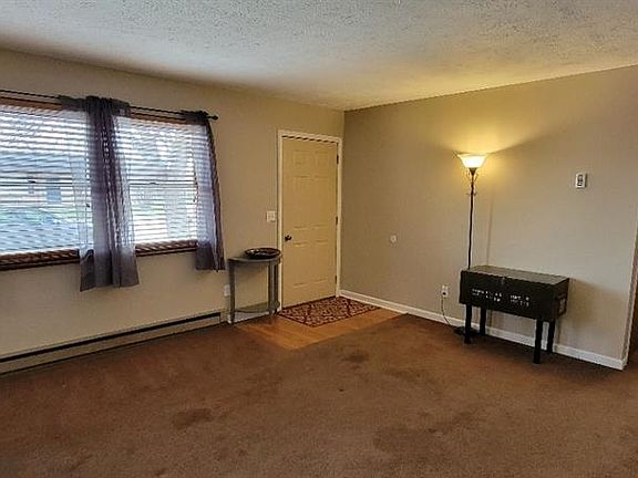 2nd image of 325 Dorothy Ln