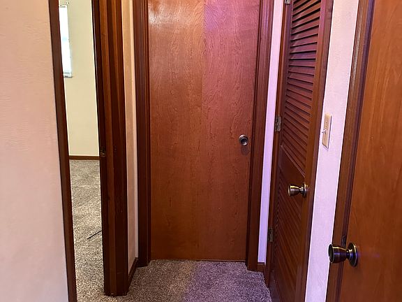 5th image of 2933 White Hall Blvd