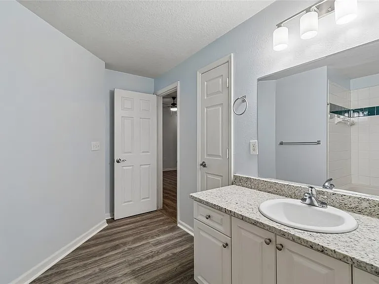 5211 Bay Club Cir — Photo 9