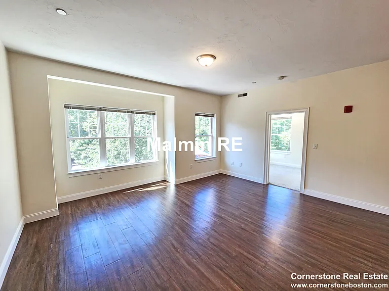 81 Amory St #204 — Photo 5