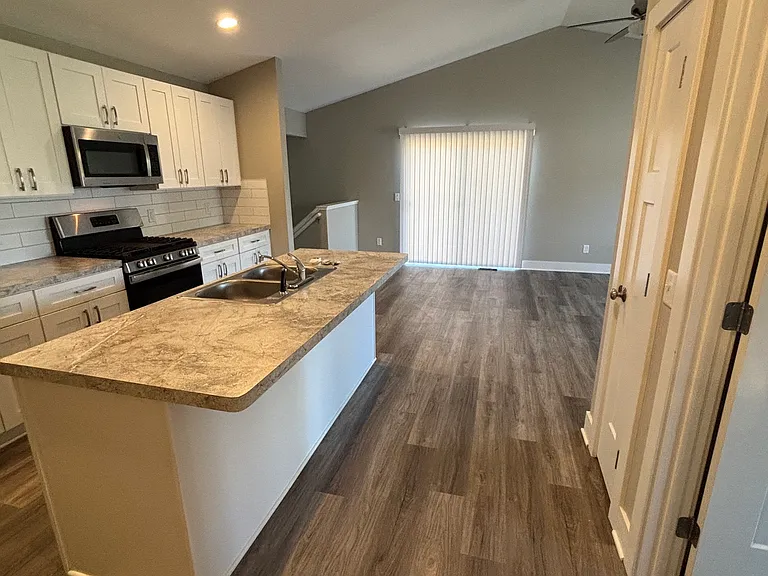 137 Clark St #137 — Photo 11