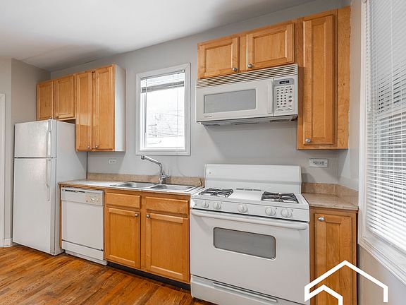 4th image of 1512 W Erie St APT 1