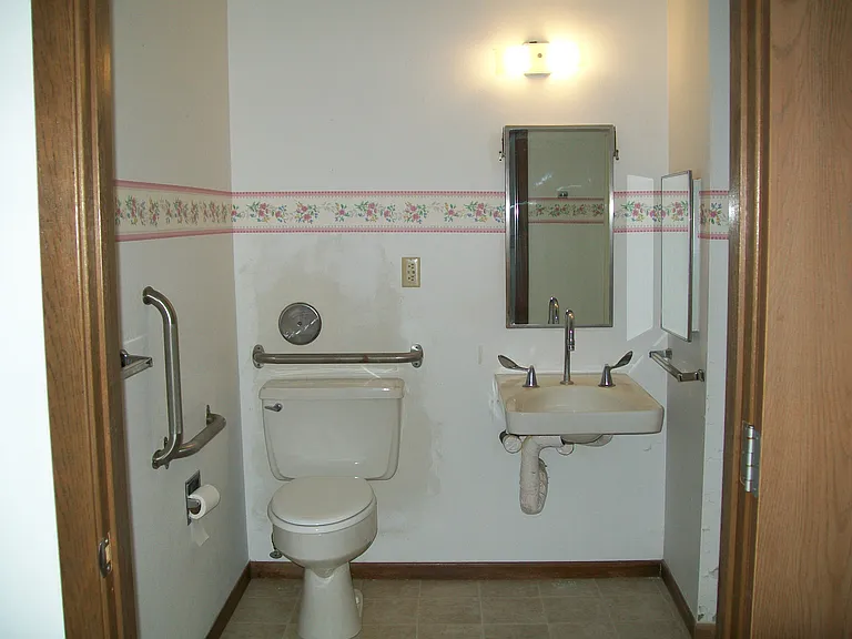 612 4th Ave #2 — Photo 7