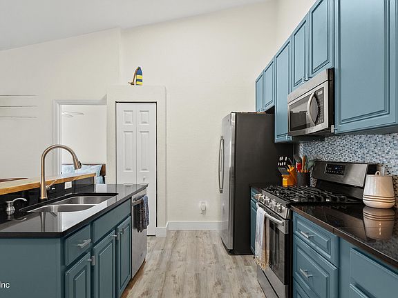 3rd image of 13810 SUTTON PARK Drive #1336