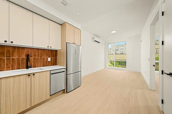 Living room, photo 1