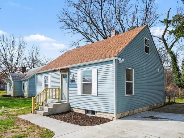 55849 Mayflower Rd, South Bend, IN 46619